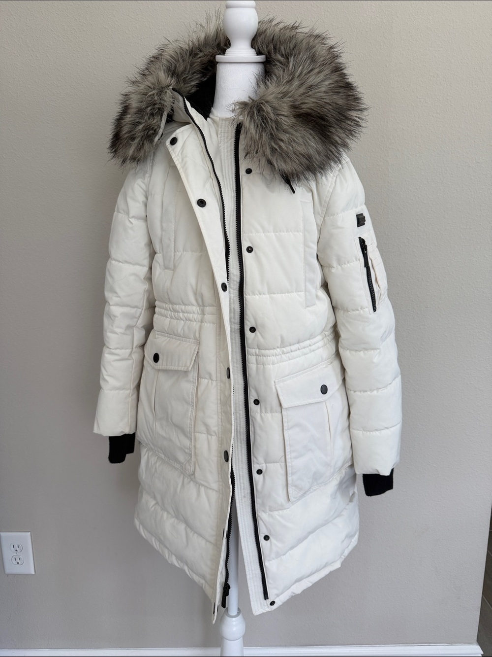 BCBGMaxAzria White Hooded Puffer Coat with Faux Fur Trim